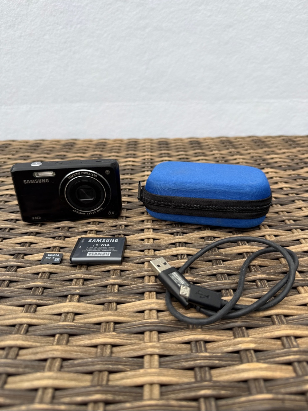 Samsung DV100 16.1MP DualView Digital Camera Black 5x Zoom 8GB Card Tested